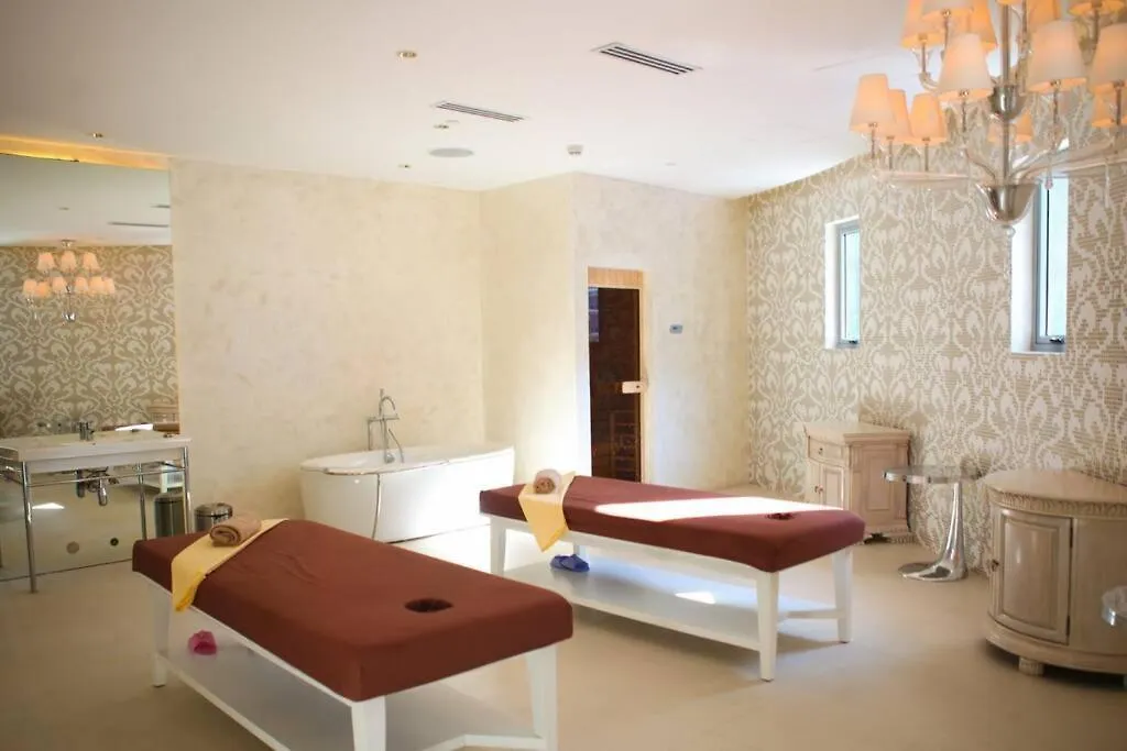 2Br With Wifi, Pool, & Smart Tv, Near Naia Apartment Manila Philippines