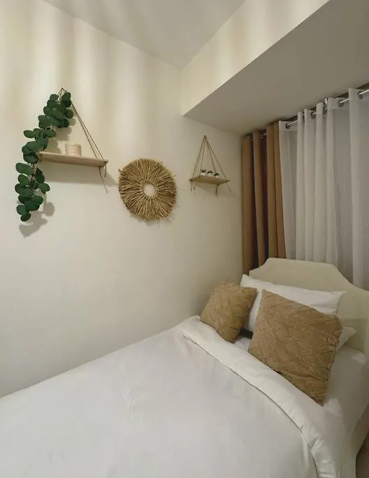 2Br With Wifi, Pool, & Smart Tv, Near Naia Apartment Manila 0*,  Philippines